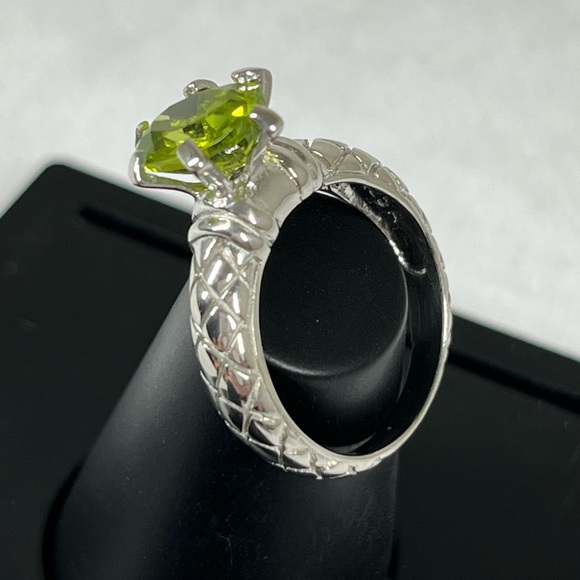Sterling Silver 925 Ring Peridot Stone Green Size 7 - Picture 5 of 6